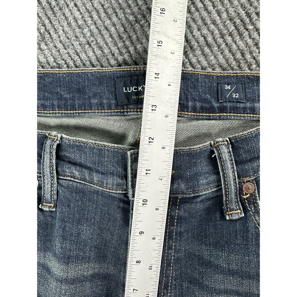 Lucky Brand Jeans Men 34x32 Blue 363 Straight Classic Dark Wash Stretch Denim - Picture 3 of 16